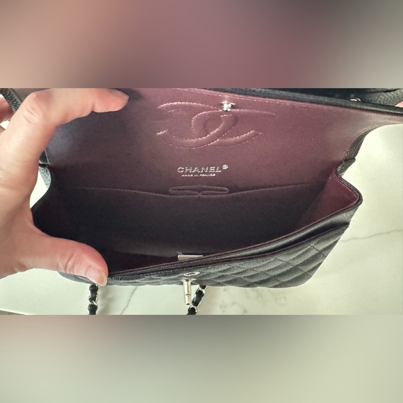 🛑SOLD🛑 CHANEL
Classic Caviar Medium Double Flap Bag 🔥 - Picture 7 of 11